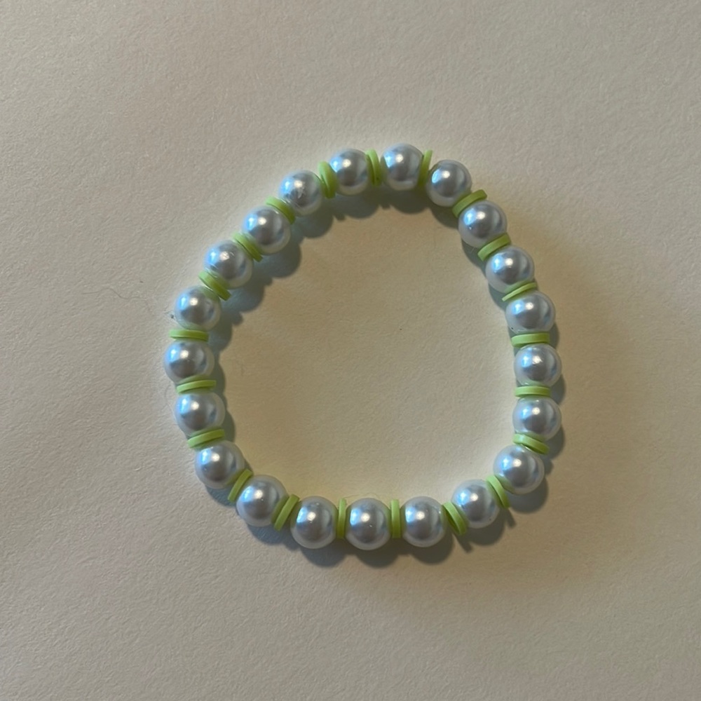 Green pearl bracelet